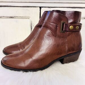X-Appeal Collins Brown Vegan Oiled Leather Studded Zip up Ankle Booties Size 8